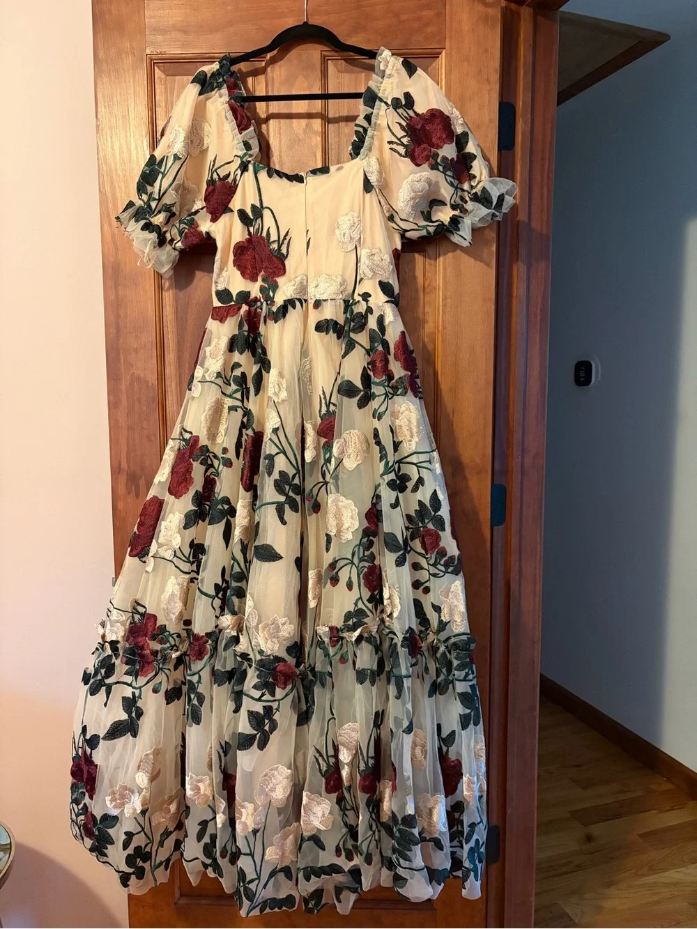Ivy City Amora Floral Puff-Sleeve Maxi Dress in Blush Size Medium - Picture 3 of 6